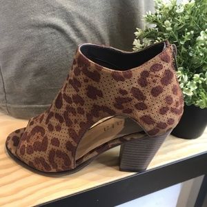 Leopard Print Keyhole Bootie